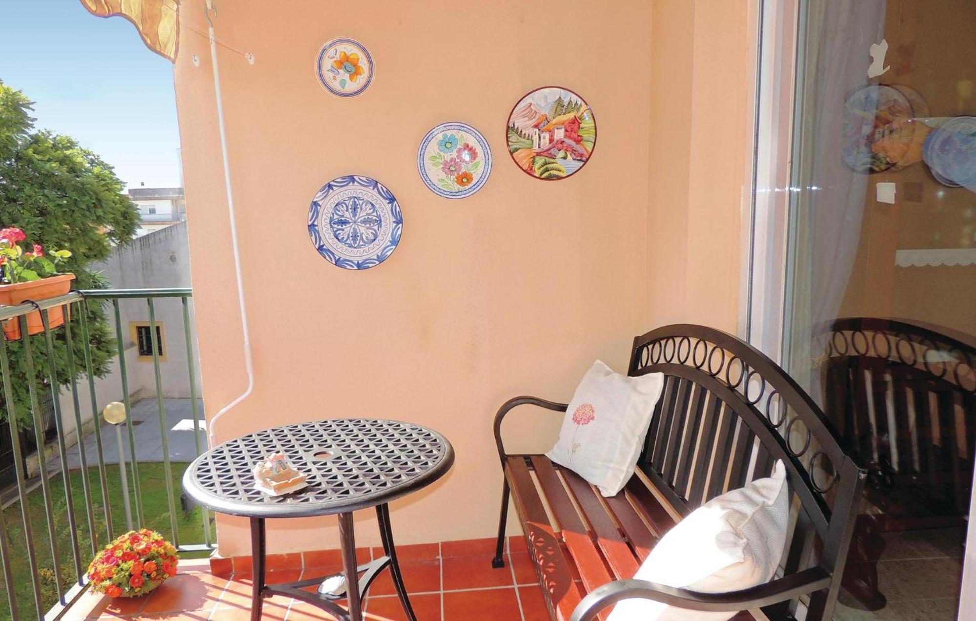 3 Bedroom Nice Apartment In Jerez De La Frontera Zewnętrze zdjęcie