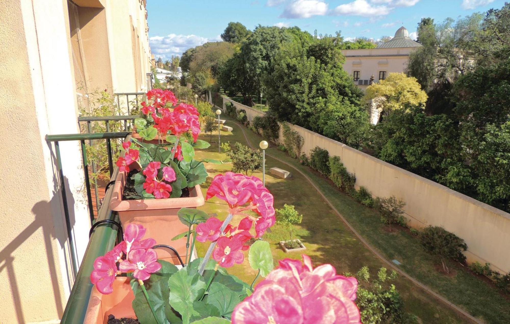 3 Bedroom Nice Apartment In Jerez De La Frontera Zewnętrze zdjęcie